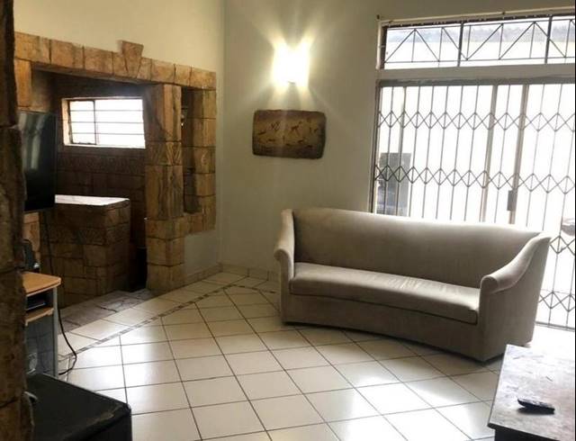 3 BEDROOM HOUSE FOR SALE IN PRIMROSE HILL